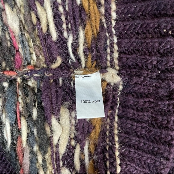 Peruvian Connection 100% Wool Fair Isle V-Neck Sweater - Picture 10 of 12